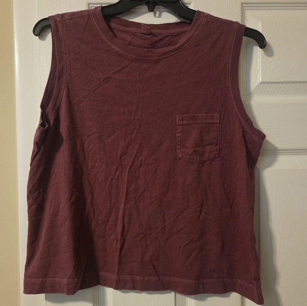🔥💯 Free W/ Purchase Old Navy Burgundy Sleeveless Muscle Tee